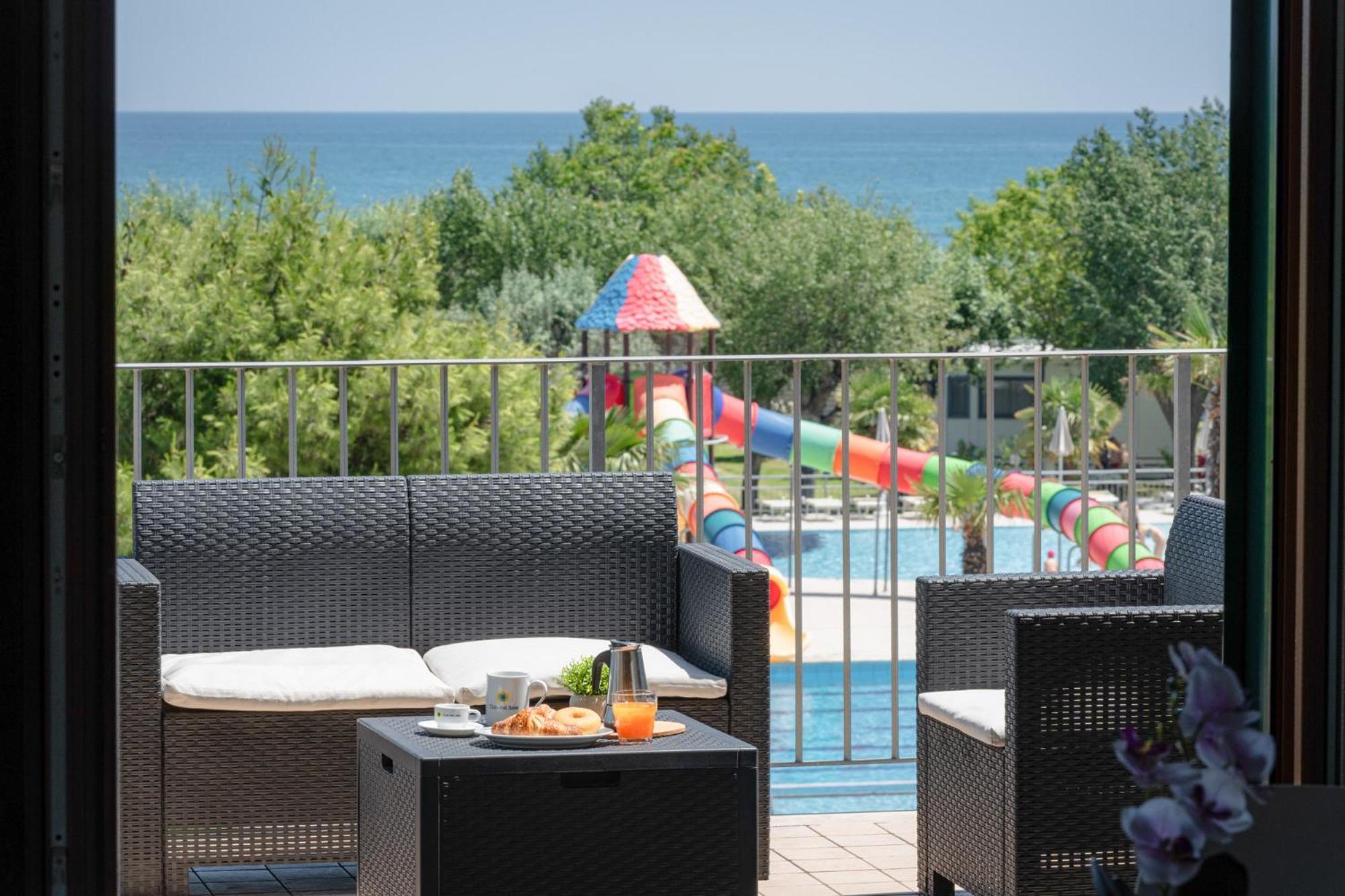 Club Del Sole Stork Family Collection Hotel Giulianova Exterior photo
